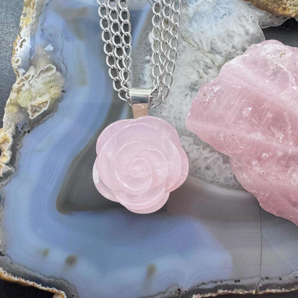 Carolyn Pollack Sterling Carved Rose Quartz Rose Pendant With Chain Necklace - Picture 3 of 10